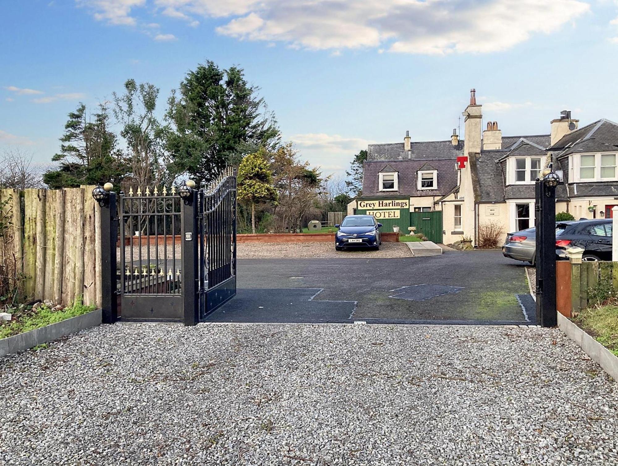 Grey Harlings Rooms Angus Exterior foto